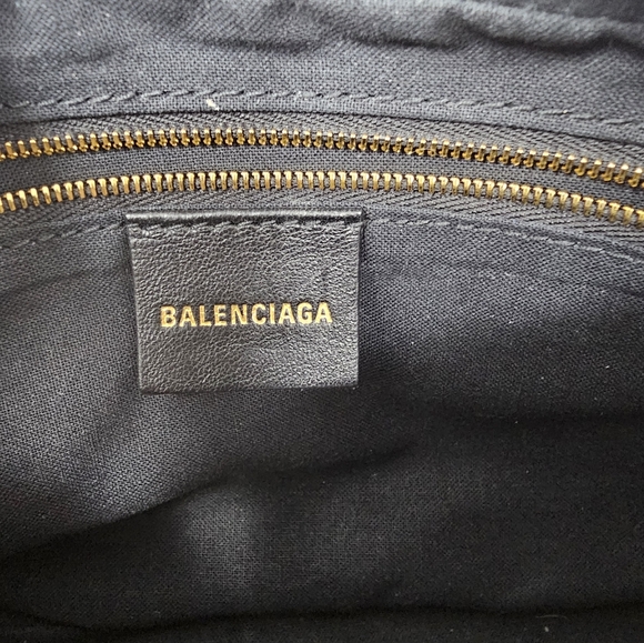 Balenciaga Camera Bag BB Monogram Coated Canvas - Picture 8 of 16
